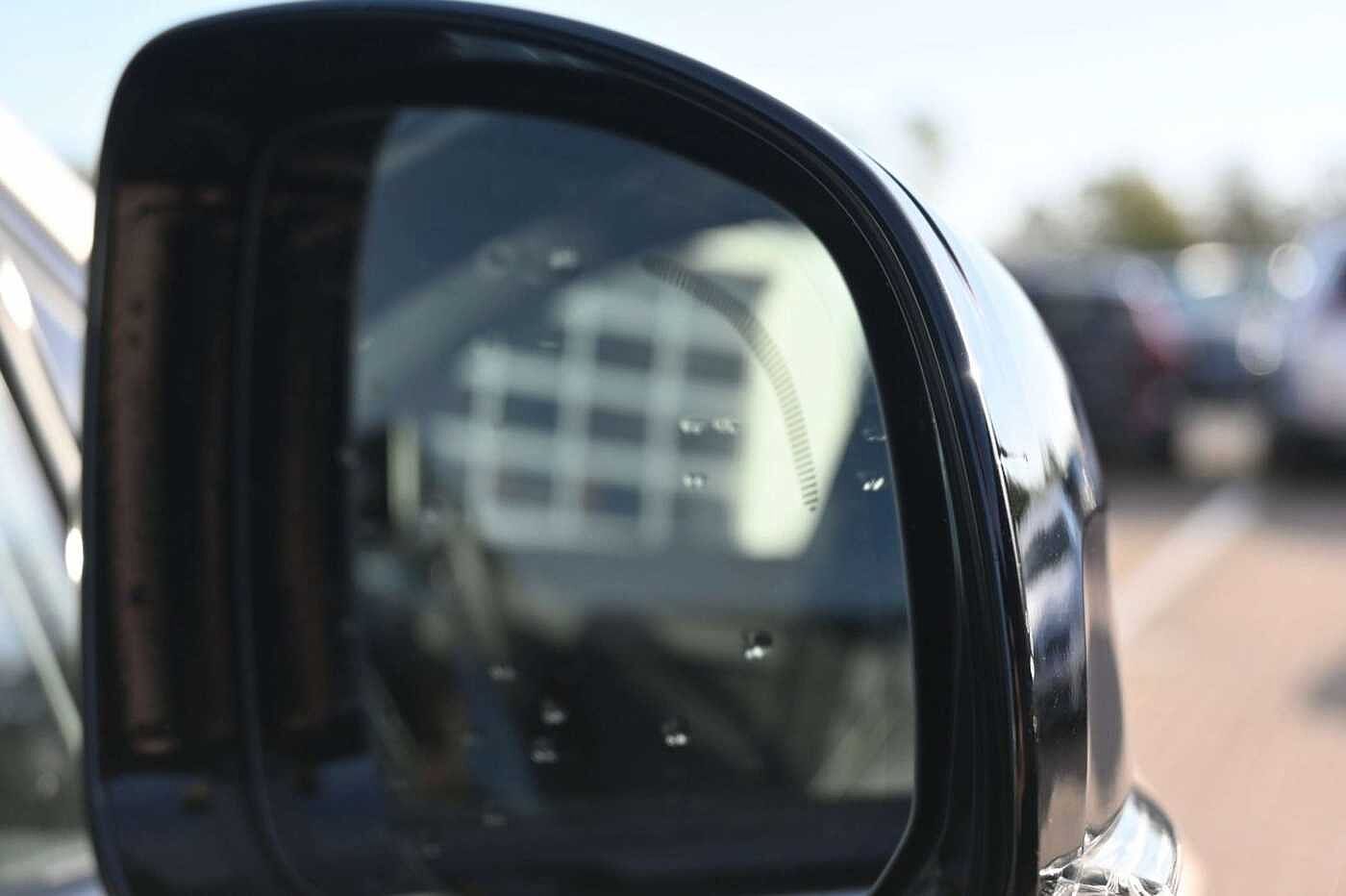 Volvo  Ultimate Dark Recharge Plug-In Hybrid AWD