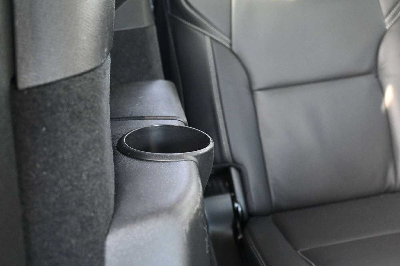 Volvo  Ultimate Dark Recharge Plug-In Hybrid AWD