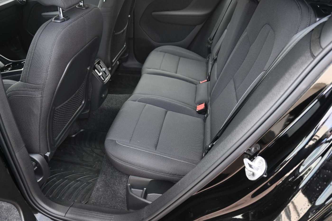 Volvo  Plus BEV Twin Motor AWD*Pano*20 Zoll*STHZG*