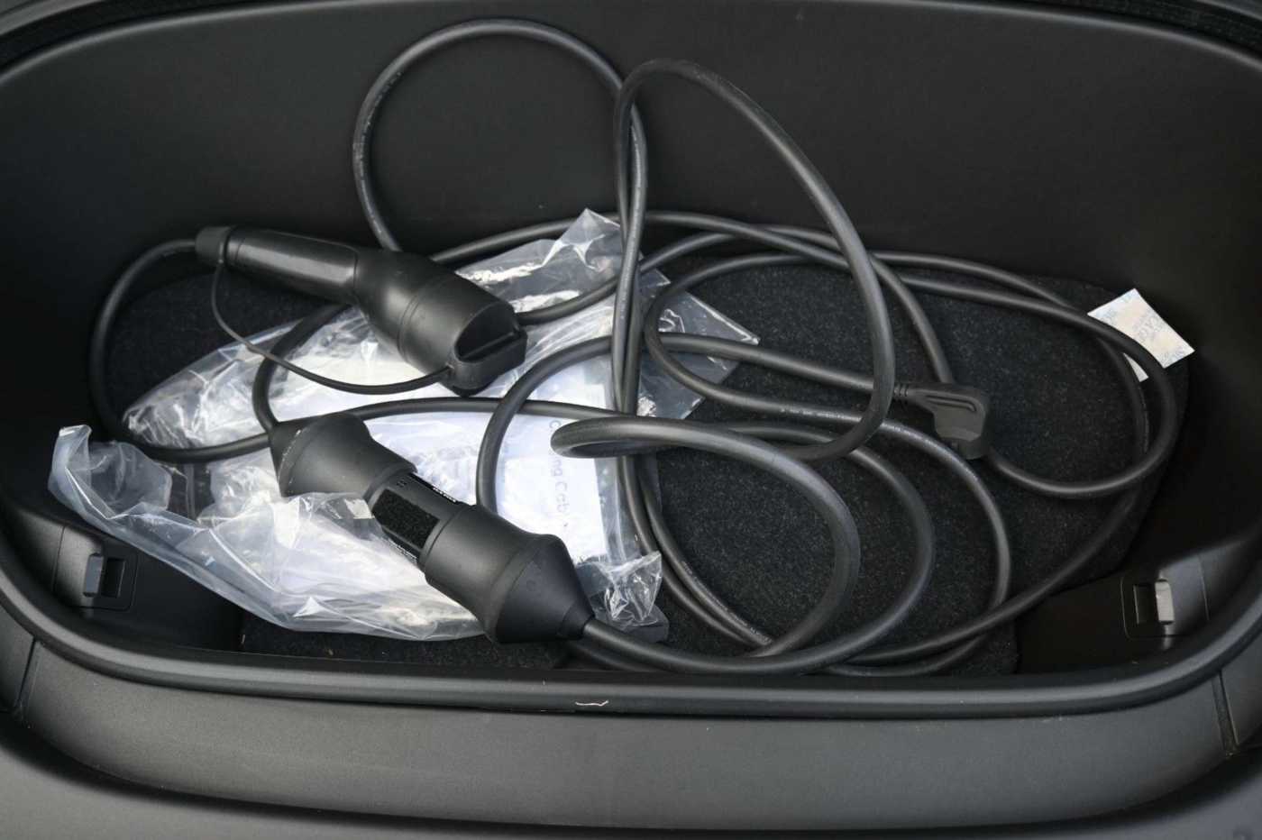 Volvo  Plus BEV Twin Motor AWD*Pano*20 Zoll*STHZG*