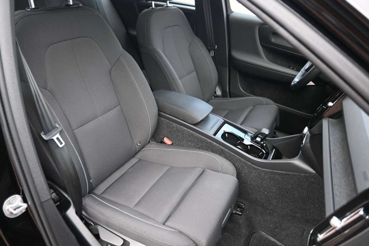 Volvo  Plus BEV Twin Motor AWD*Pano*20 Zoll*STHZG*