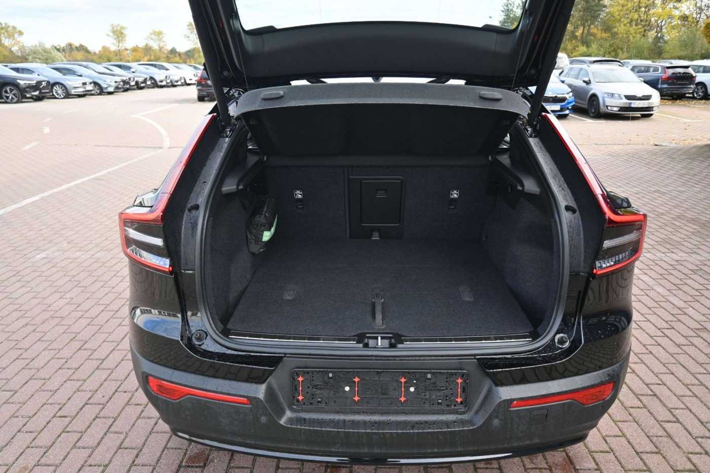 Volvo  Plus BEV Twin Motor AWD*Pano*20 Zoll*STHZG*