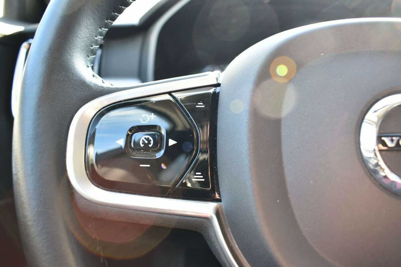 Volvo  **Mietkauf**V90 D5 Mom. *LED*PPilot*CD*CAM*BLIS