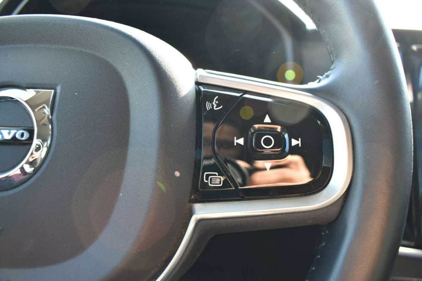 Volvo  **Mietkauf**V90 D5 Mom. *LED*PPilot*CD*CAM*BLIS