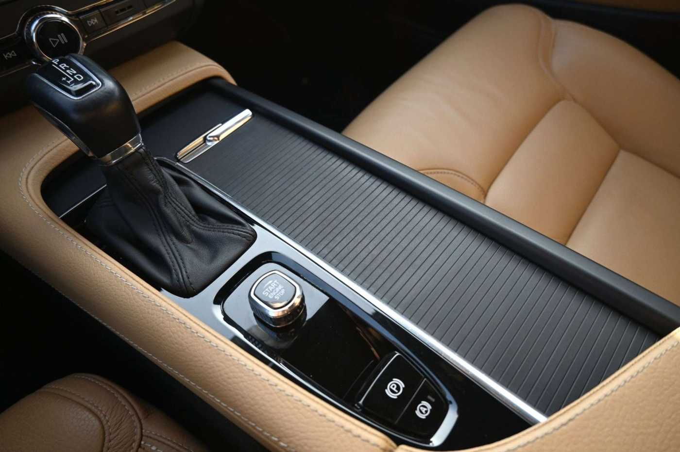 Volvo  V90 CC D4 AWD*STHZ*MIetkauf möglich