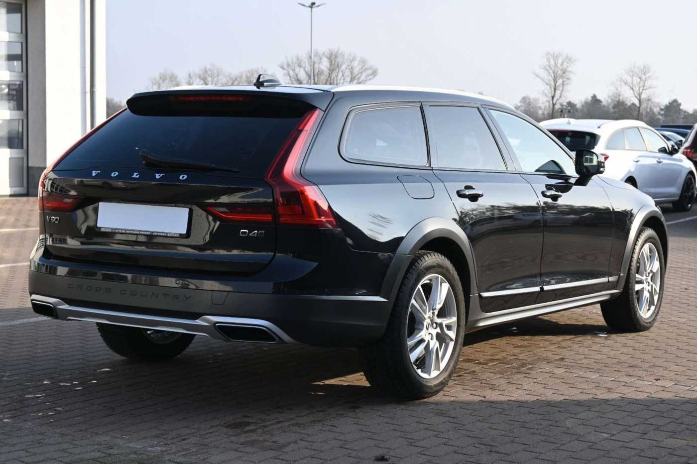 Volvo  V90 CC D4 AWD*STHZ*MIetkauf möglich