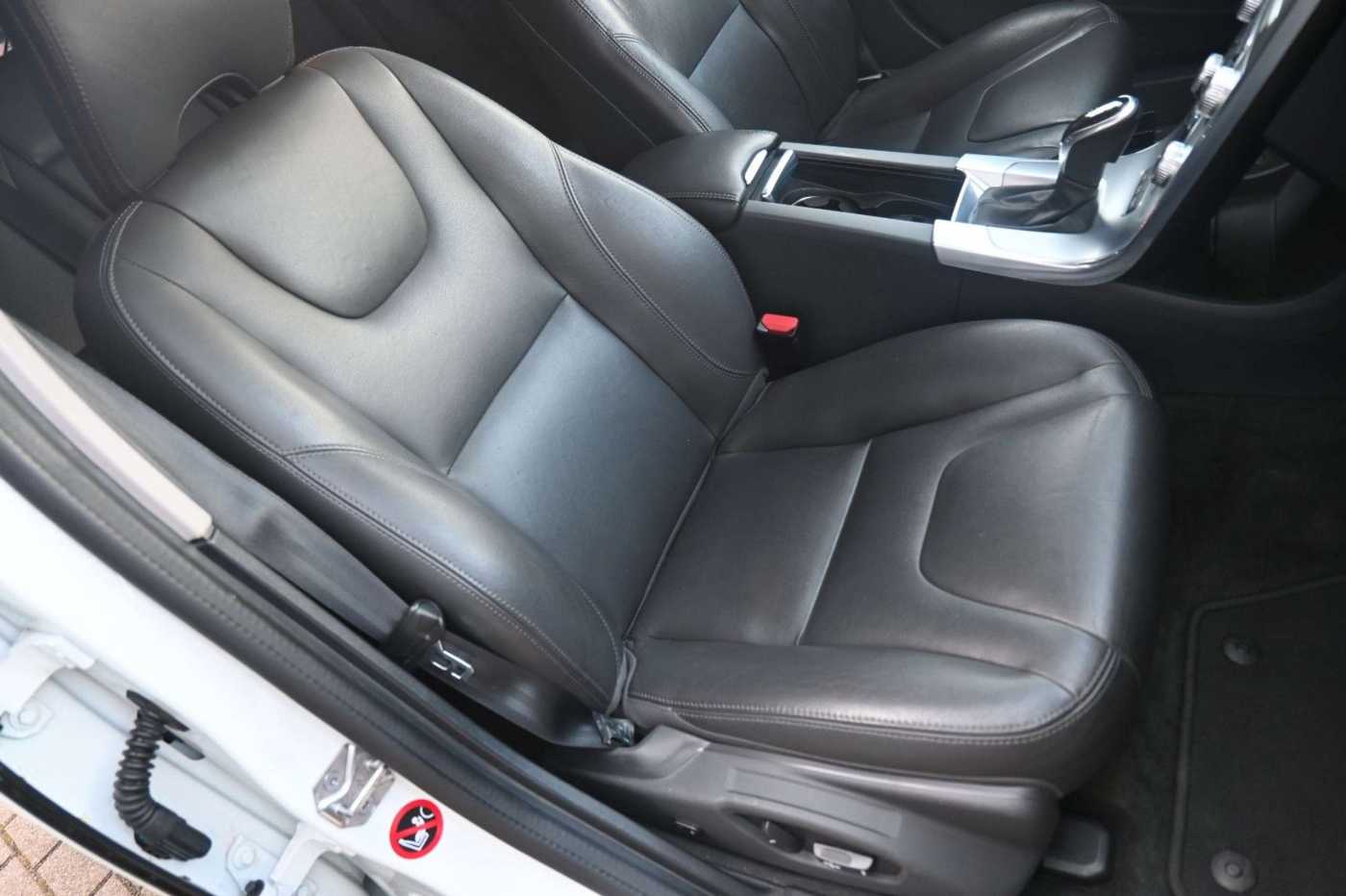 Volvo  **Mietkauf**V60D6*Sum*SD*NAVI*STHZ*E-KZ*Miete