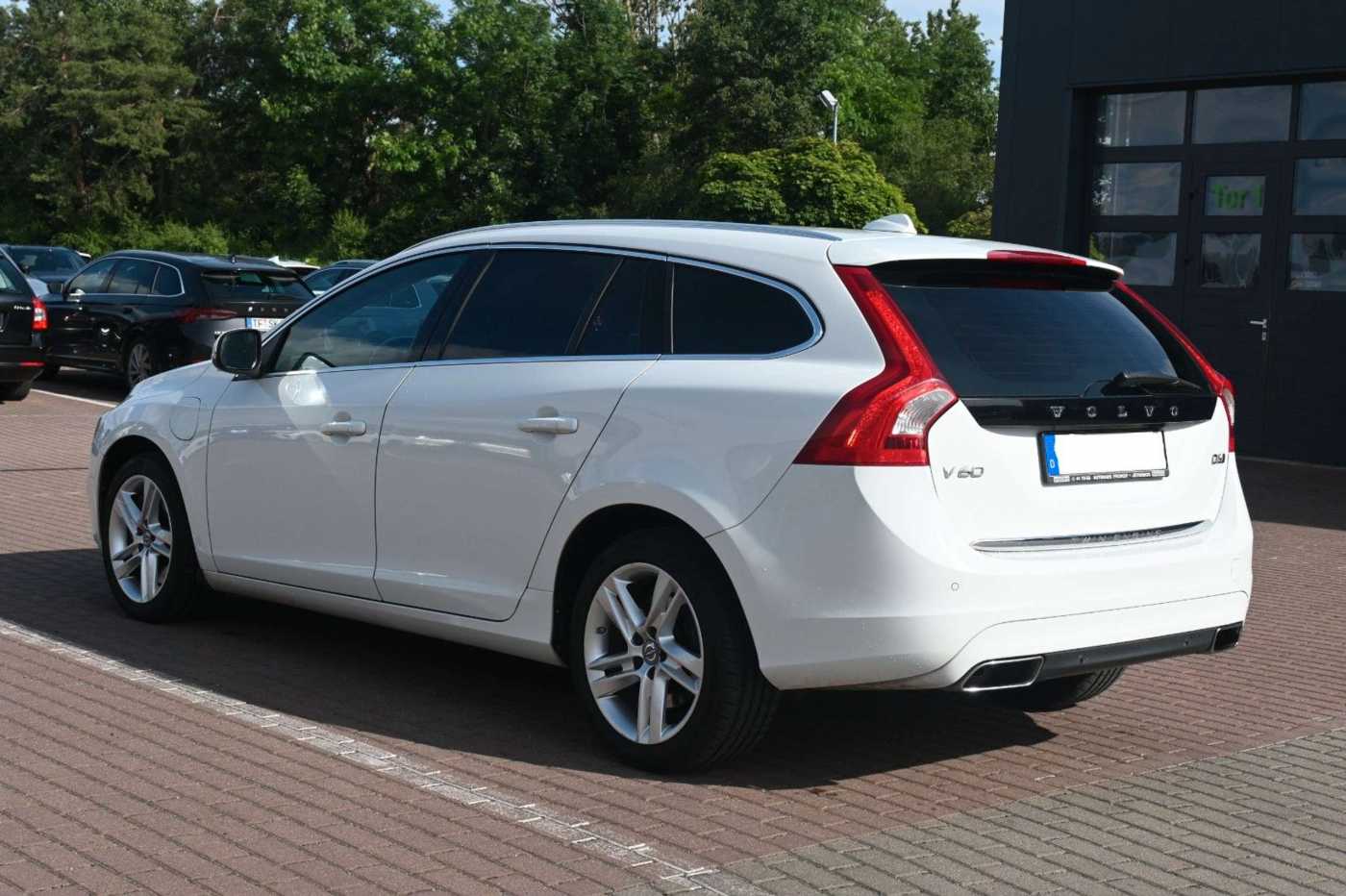 Volvo  **Mietkauf**V60D6*Sum*SD*NAVI*STHZ*E-KZ*Miete