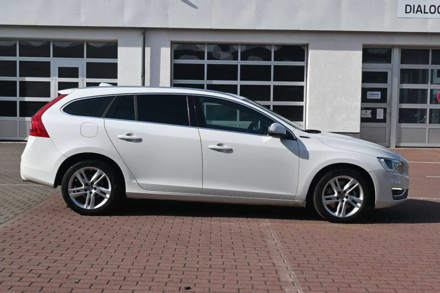 Volvo  **Mietkauf**V60D6*Sum*SD*NAVI*STHZ*E-KZ*Miete