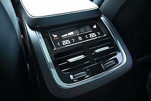 Volvo  D5 AWD* R-Design*STHZ*PANO*AHK*RFK