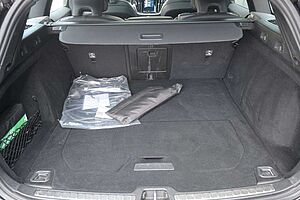 Volvo  Recharge T8 AWD R-Design*PANO*360°*H&K