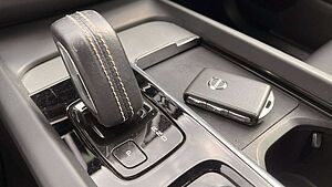 Volvo  T8AWD RC R Design MJ22*LUFT*PANO*360°HK*SHZ