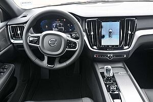 Volvo  B4 Plus Dark*LED*PANO*STHZ*H&K*360*QI*19'
