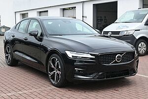 Volvo  B4 Plus Dark*LED*PANO*STHZ*H&K*360*QI*19'