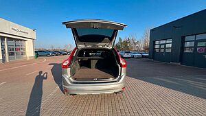 Volvo  Summum D5 AWD*Bi-Xenon*BLIS*DriverAlert*Fou