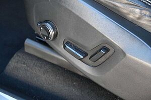 Volvo  D5 AWD R-Design*LUFT*7-Si*PANO*B&W*STHZ*HUD