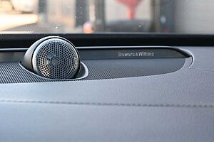 Volvo  D5 AWD R-Design*LUFT*7-Si*PANO*B&W*STHZ*HUD