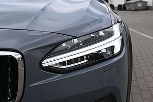 Volvo  V90CC B5 D AWD Pro*HuD*STDHZG*PANO*360°*ACC*AHK