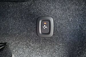Volvo  B4 Plus Dark*RFK*FSHZG*BLIS*ACC*AHK*Allwett