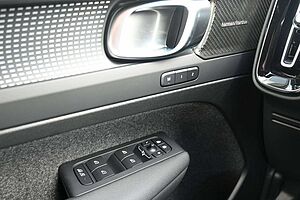Volvo  B4 DKG Plus Dark*FSHZG*360°*ACC*Allwetter