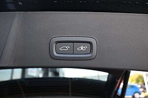 Volvo  B4 DKG Plus Black Edition*FSHZG*360°*ACC