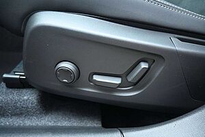 Volvo  B4 DKG Plus Black Edition*FSHZG*360°*ACC