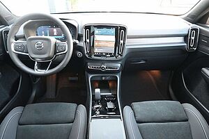 Volvo  B4 DKG Plus Black Edition*FSHZG*360*ACC*AHK