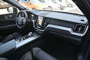 Volvo  B4 AWD Ultimate Dark*LED*PANO*LUFT*STHZ*H&K