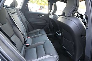 Volvo  B4 AWD Ultimate Dark*LED*PANO*LUFT*STHZ*H&K