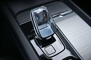 Volvo  B4 AWD Ultimate Dark*LED*PANO*LUFT*STHZ*H&K