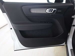 Volvo  B4 DKG Ultra Dark*PANO*FSHZG*360°*ACC
