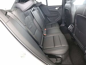 Volvo  B4 DKG Ultra Dark*PANO*FSHZG*360°*ACC