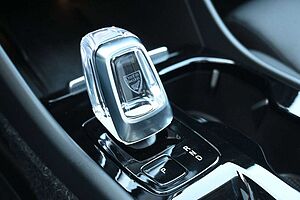 Volvo  B4 DKG Ultra Dark*PANO*FSHZG*360°*ACC*AHK