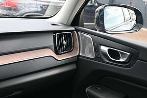 Volvo  B4D AWD Ultimate Dark*LUFT*360*B&W*PANO*HUD