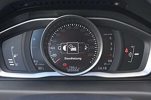 Volvo  D4 Schalter Classic*NAVI*STHZ*