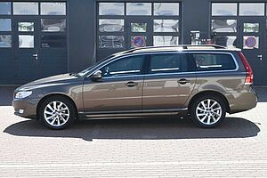 Volvo  D4 Schalter Classic*NAVI*STHZ*