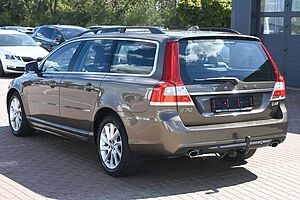 Volvo  D4 Schalter Classic*NAVI*STHZ*