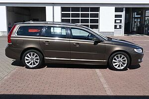 Volvo  D4 Schalter Classic*NAVI*STHZ*