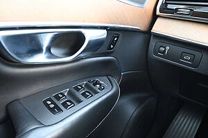 Volvo  D5 AWD Autom. Inscription*LUFT*PANO*AHK