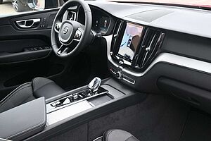 Volvo  B4 D AWD Black *H&K*STDHZG*360°*ACC