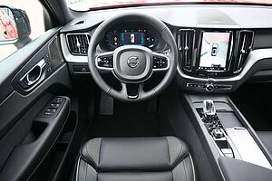 Volvo  B4 D AWD Black *H&K*STDHZG*360°*ACC