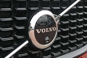Volvo  B4 D AWD Black *H&K*STDHZG*360°*ACC
