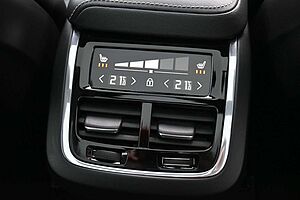 Volvo  B4 AWD Ultimate Dark*LED*PANO*STHZ*