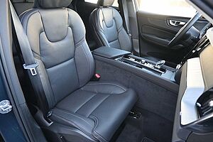 Volvo  B5 Benzin AWD Ultra Dark*PANO*360°*LUFT*ACC