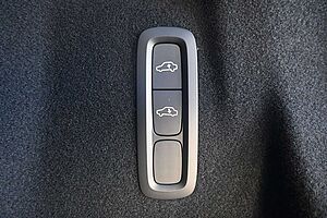 Volvo  B5 Benzin AWD Ultra Dark*PANO*360°*LUFT*ACC
