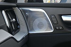 Volvo  T8 Plug-In Ultra Dark*STDHZG*360°*Massage*
