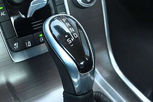 Volvo  **Mietkauf**S80 D4 Mom*AT*ACC*NAV*SITHZ*PANO*XEN