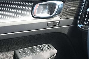 Volvo  B3 DKG Plus Black Edition*FSHZG*360°*ACC