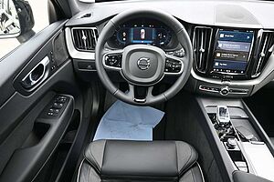 Volvo  B4 D Plus Dark*STDHZG*PANO*360°*ACC