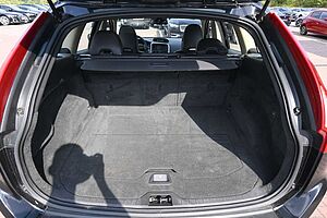 Volvo  D5 AWD AUT*Summum*PANO*BLIS*AHK*Mietkauf